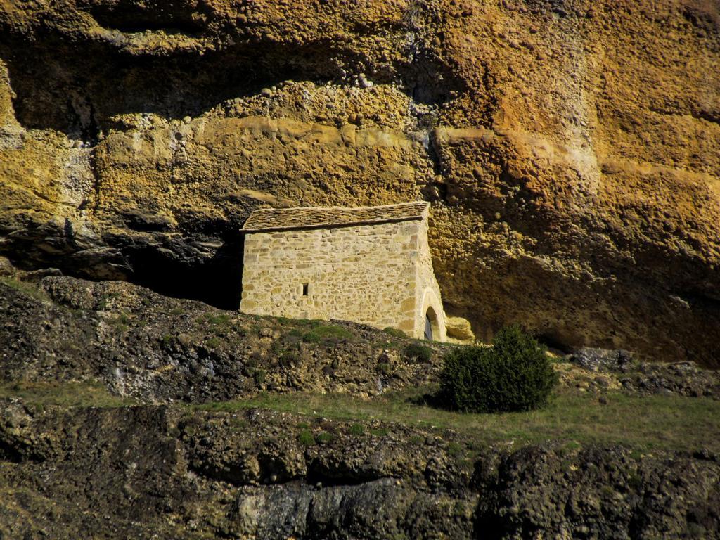 Albergue De Yebra Yebra de Basa ภายนอก รูปภาพ