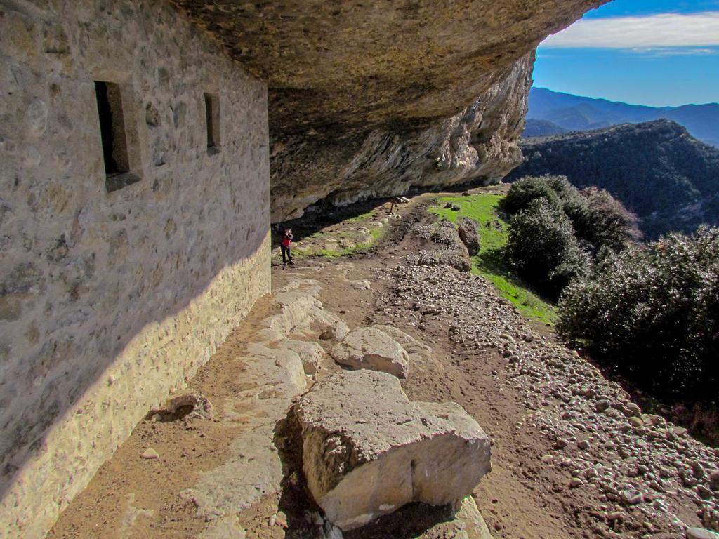 Albergue De Yebra Yebra de Basa ภายนอก รูปภาพ
