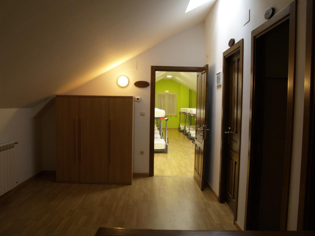 Albergue De Yebra Yebra de Basa ห้อง รูปภาพ