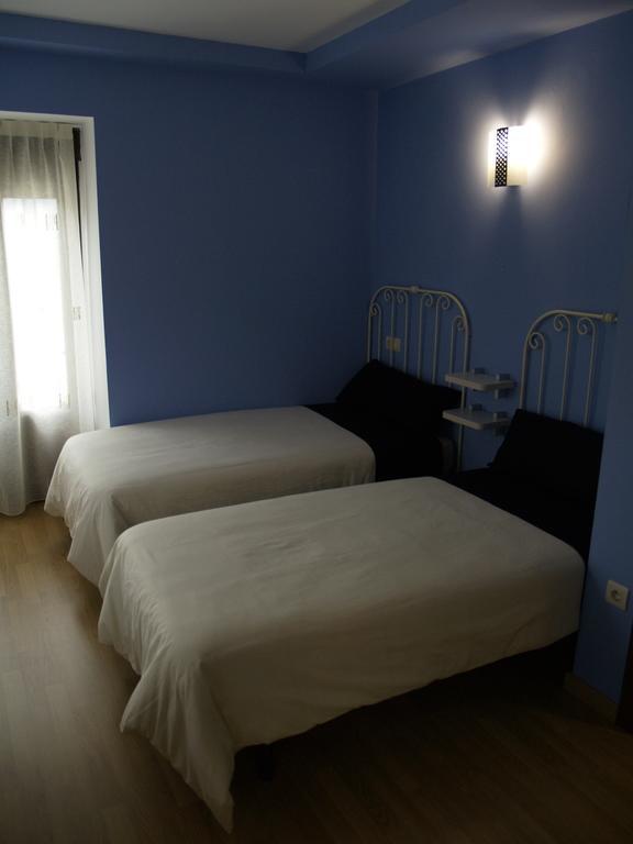 Albergue De Yebra Yebra de Basa ภายนอก รูปภาพ