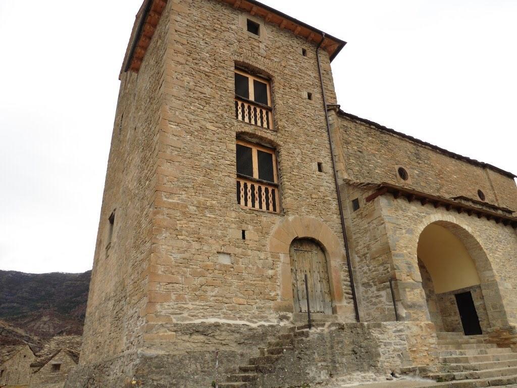 Albergue De Yebra Yebra de Basa ภายนอก รูปภาพ