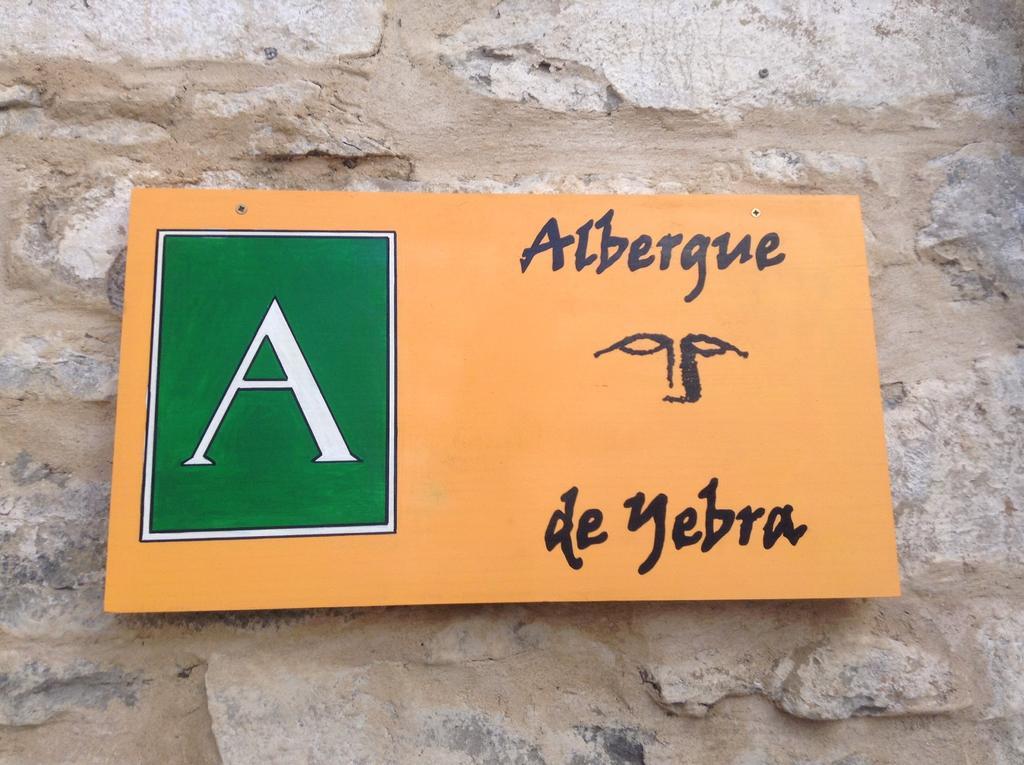 Albergue De Yebra Yebra de Basa ภายนอก รูปภาพ